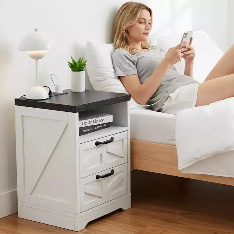 Table d'appoint de ferme avec station de recharge, port USB et port Type-C, table de chevet moderne pour chambre à coucher, salon, bureau, armoire de chevet