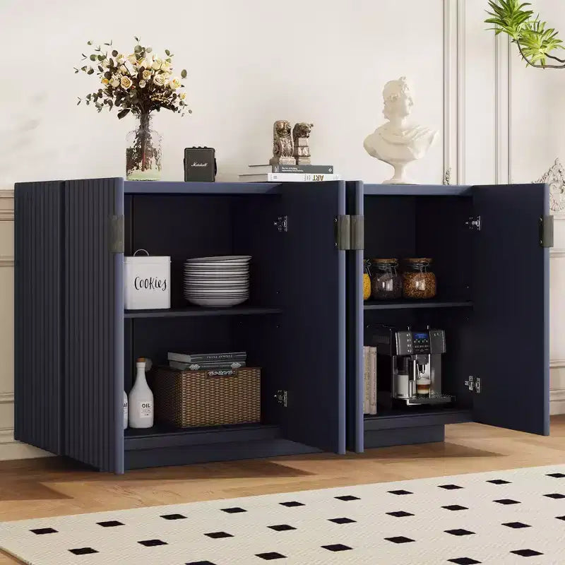 Armoire de service avec 4 portes cannelées, buffet de rangement avec étagères réglables, poignées en cuivre rétro, crédence pour salle à manger et salon