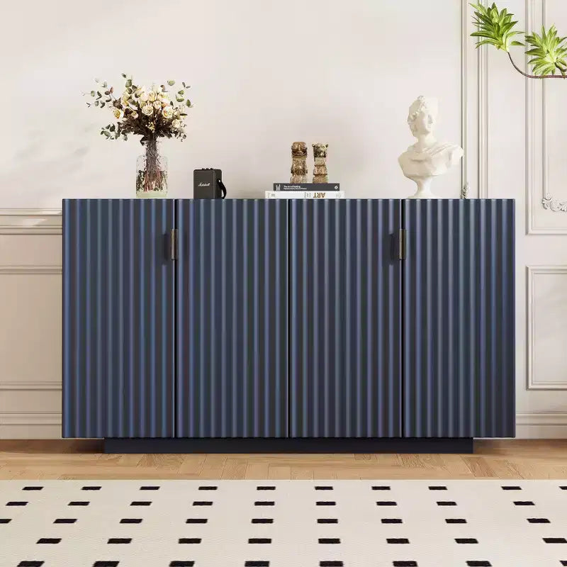 Armoire de service avec 4 portes cannelées, buffet de rangement avec étagères réglables, poignées en cuivre rétro, crédence pour salle à manger et salon