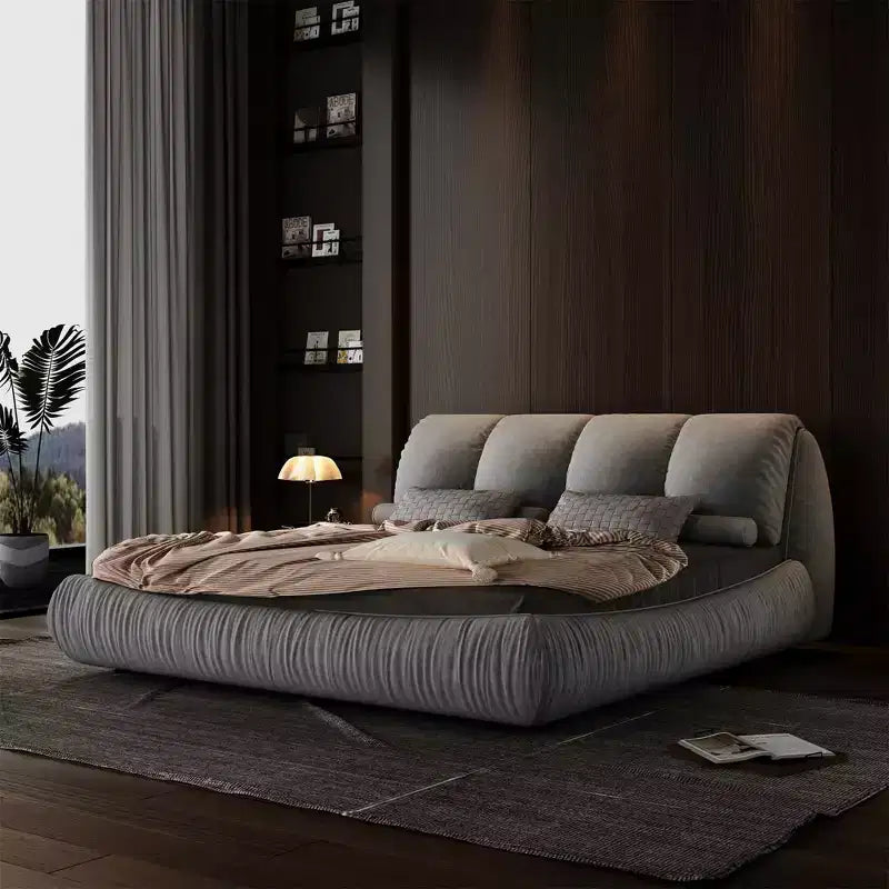 Lit plateforme de luxe rembourré grand lit avec dossier rembourré surdimensionné et cadre en bois massif gris