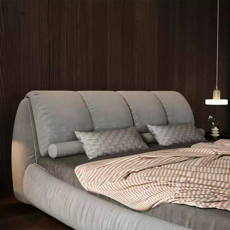 Lit plateforme de luxe rembourré grand lit avec dossier rembourré surdimensionné et cadre en bois massif gris