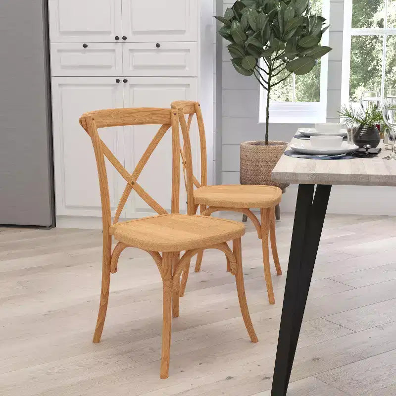 Chaise de bistrot en bois empilable à dossier croisé